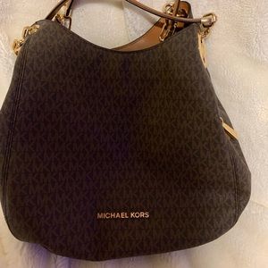 Authentic Michael Kors Lillie Signature Large Chain Shoulder Tote